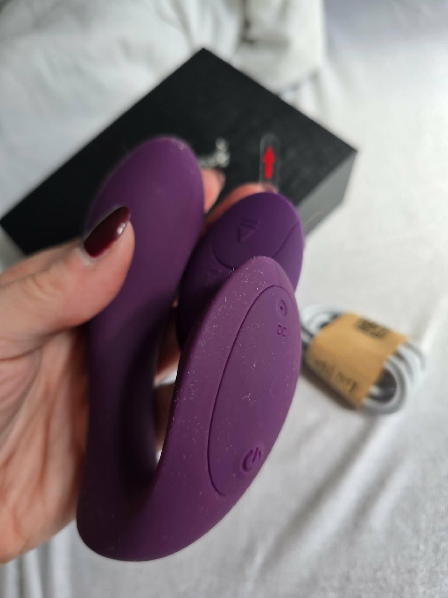 Close-up of the wireless remote that never paired with the main toy in our session